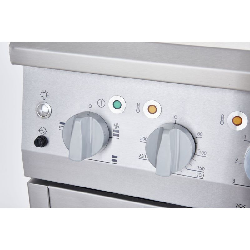 Cuisinière électrique 4 feux sur four électrique 3 x GN 1/1, 14 000