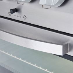 Fourneau 4 feux électriques sur four électrique statique GN2/1