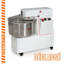 Pétrin 33L triphasé 1 vitesse cuve et tête fixes (+ roues)