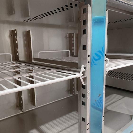 Desserte réfrigérée centrale gastro 3 portes Prof. 700 mm, tropicalisée