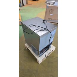 Machine à glaçons creux26kg/24h déclassé - v2